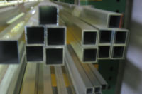 tubi-quadri-in-alluminio-01